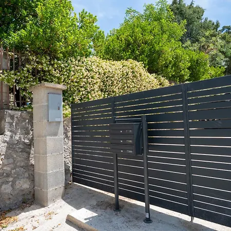 Guesthost - Trulli Itria *